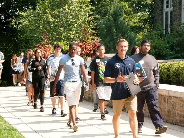 Current student taking students on a tour.